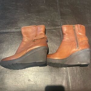 Clark’s gore Tex wedge ankle boots
